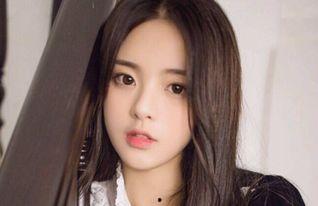 娱乐圈吃瓜背景图女主,揭秘“吃瓜女神”背后的故事